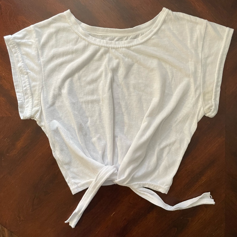 White Tie Back Crop Top – Casual Summer Tee – Women’s Small/Medium